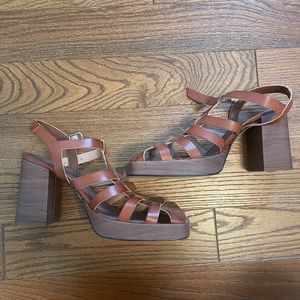 Alohas fisherman sandals w/ block heel